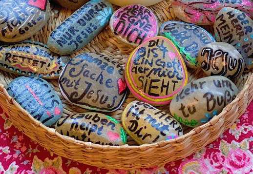 Neue Ideen zum Bemalen von Steinen Vorschau