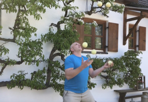 Jesus-Jonglage Vorschau